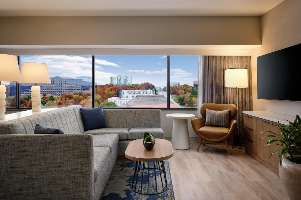 Hyatt Regency Suites Atlanta Northwest 40/65