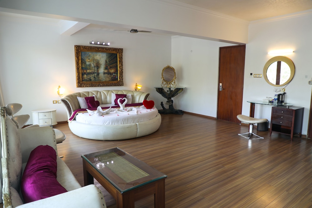 White Pearl Suites by Rosetum 30/62