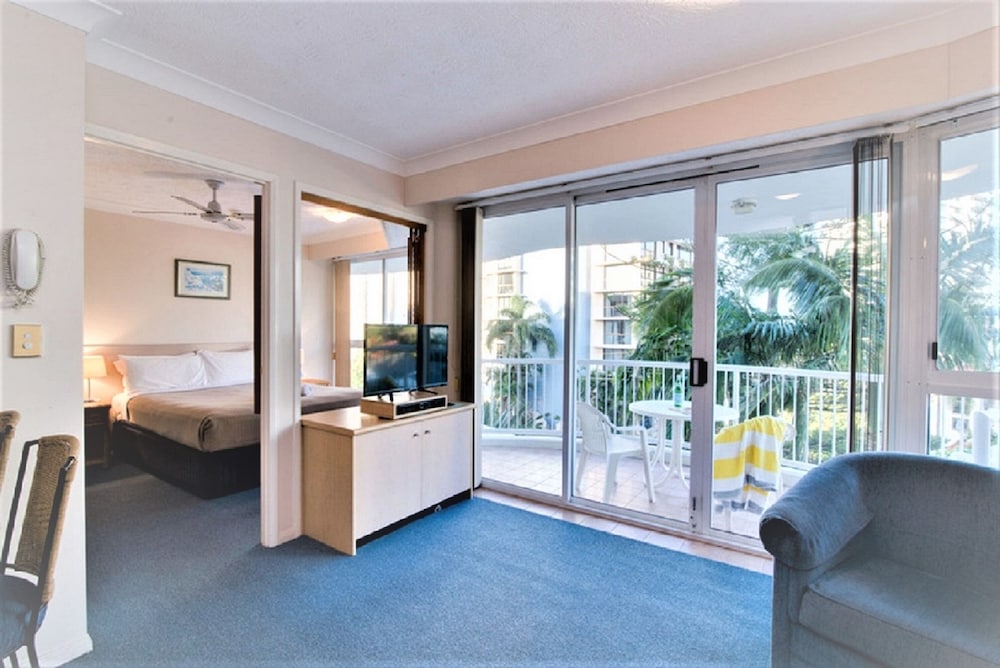 Surf Parade Resort 50/76