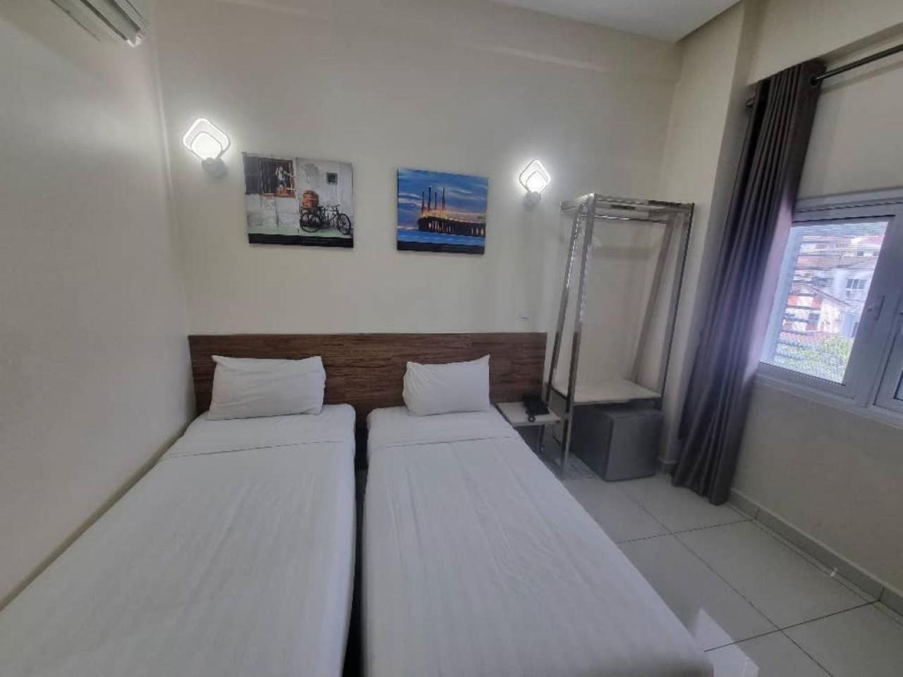Capital O 89647 Atta Hotel 18/49