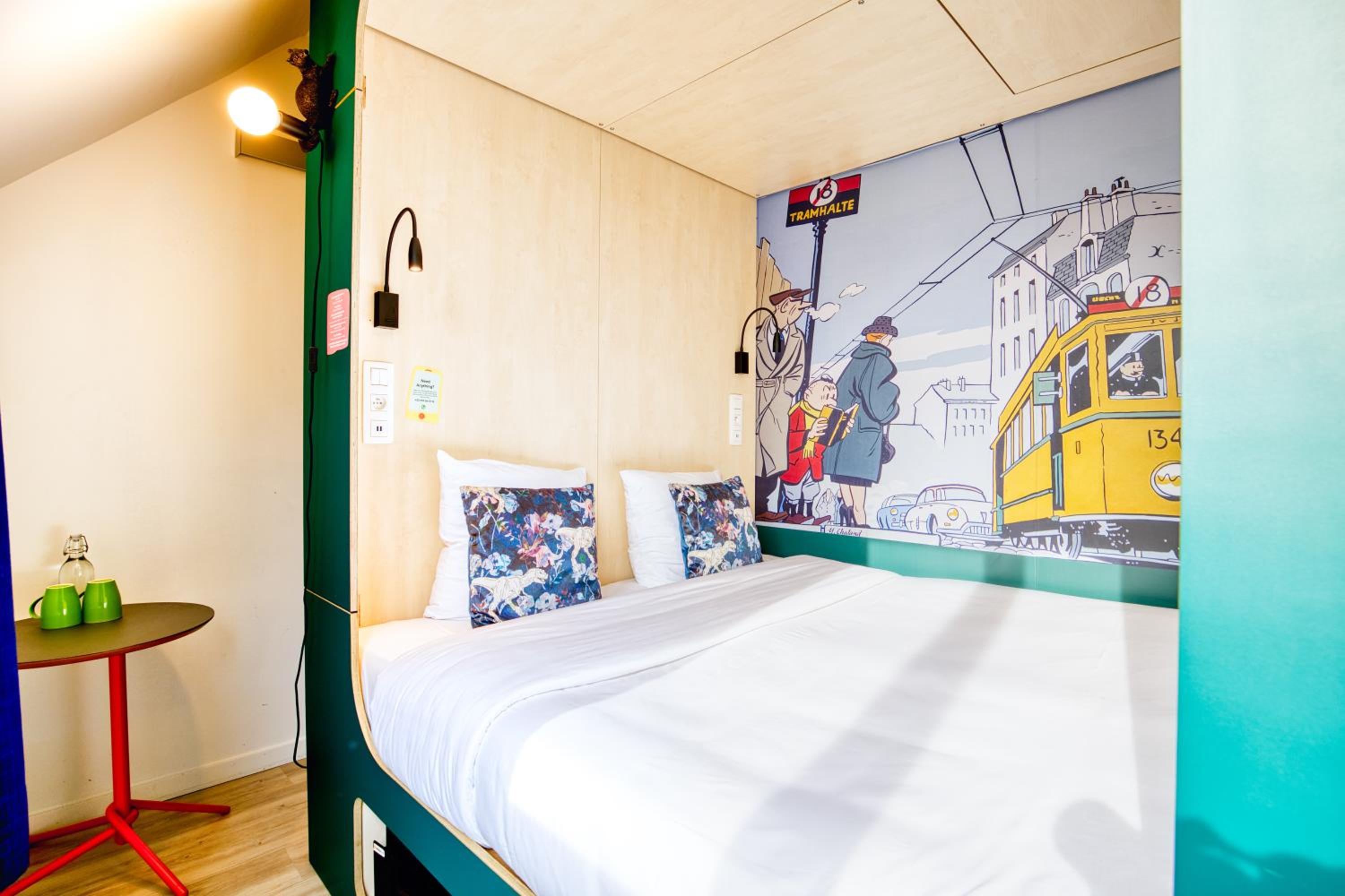 Room, Queen Bed, Small
