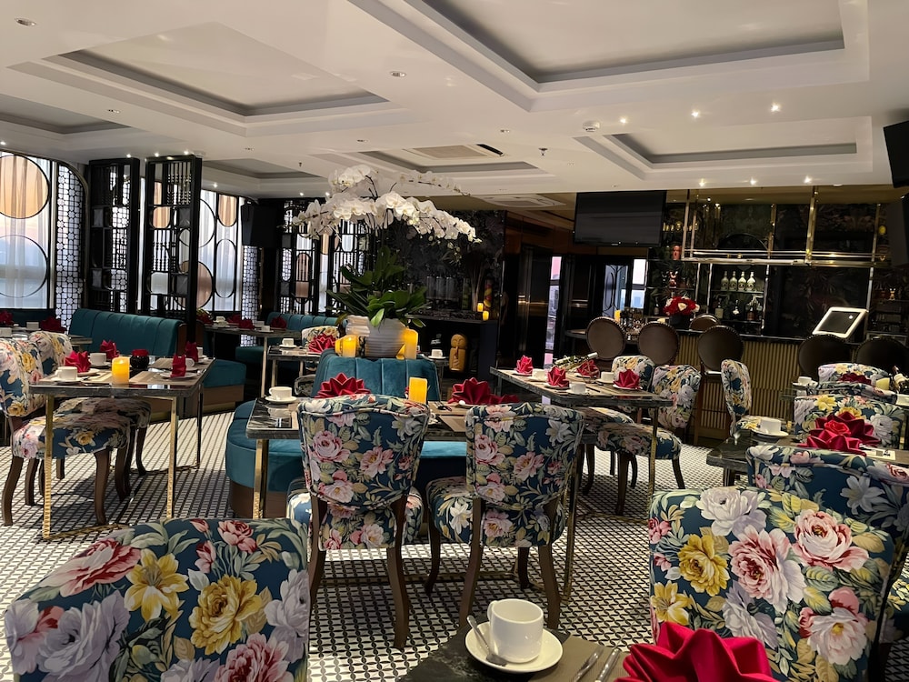 Golden Silk Boutique Hotel 60/70