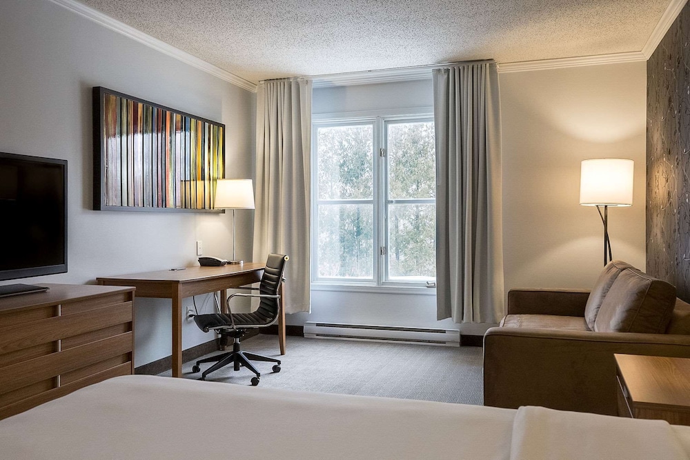 Chateau Bromont 28/38