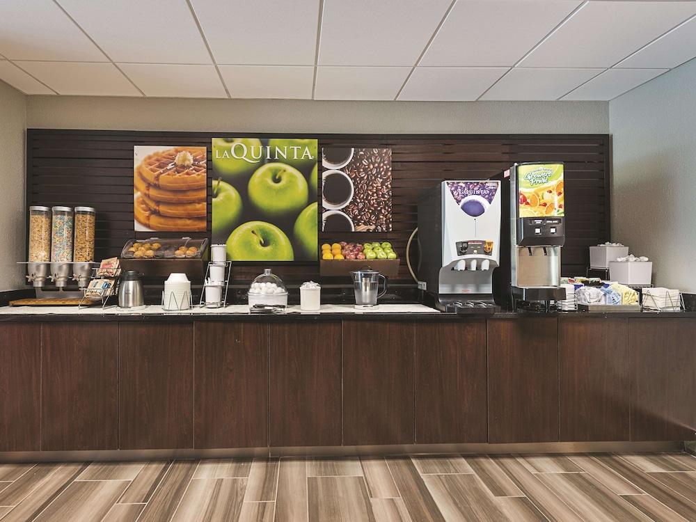 La Quinta Inn Suites Plantation Sw 6th Street 12/37