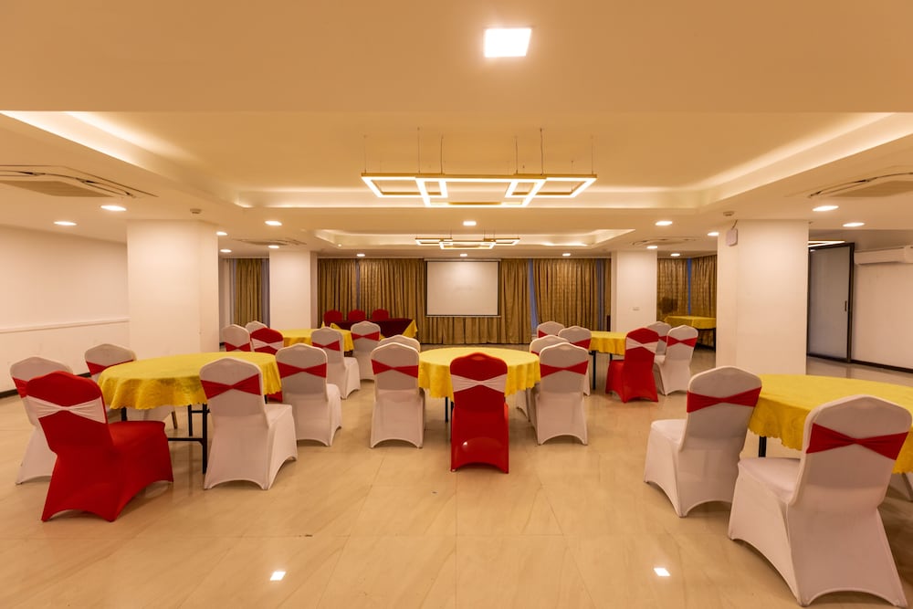 3 BY OYO Nami Residency Ahmedabad 22/25