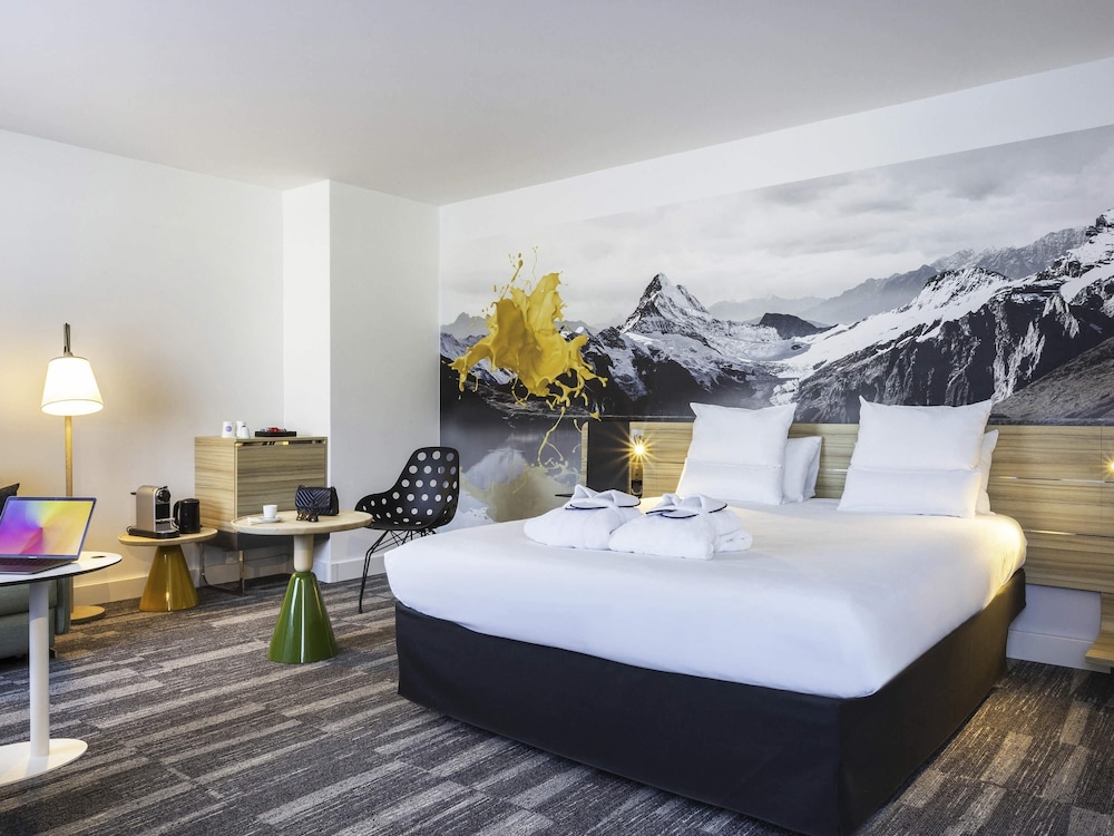 جناح بسرير مزدوج بإطلالة على الجبل مع أريكة، Novotel Annecy Centre 3/5