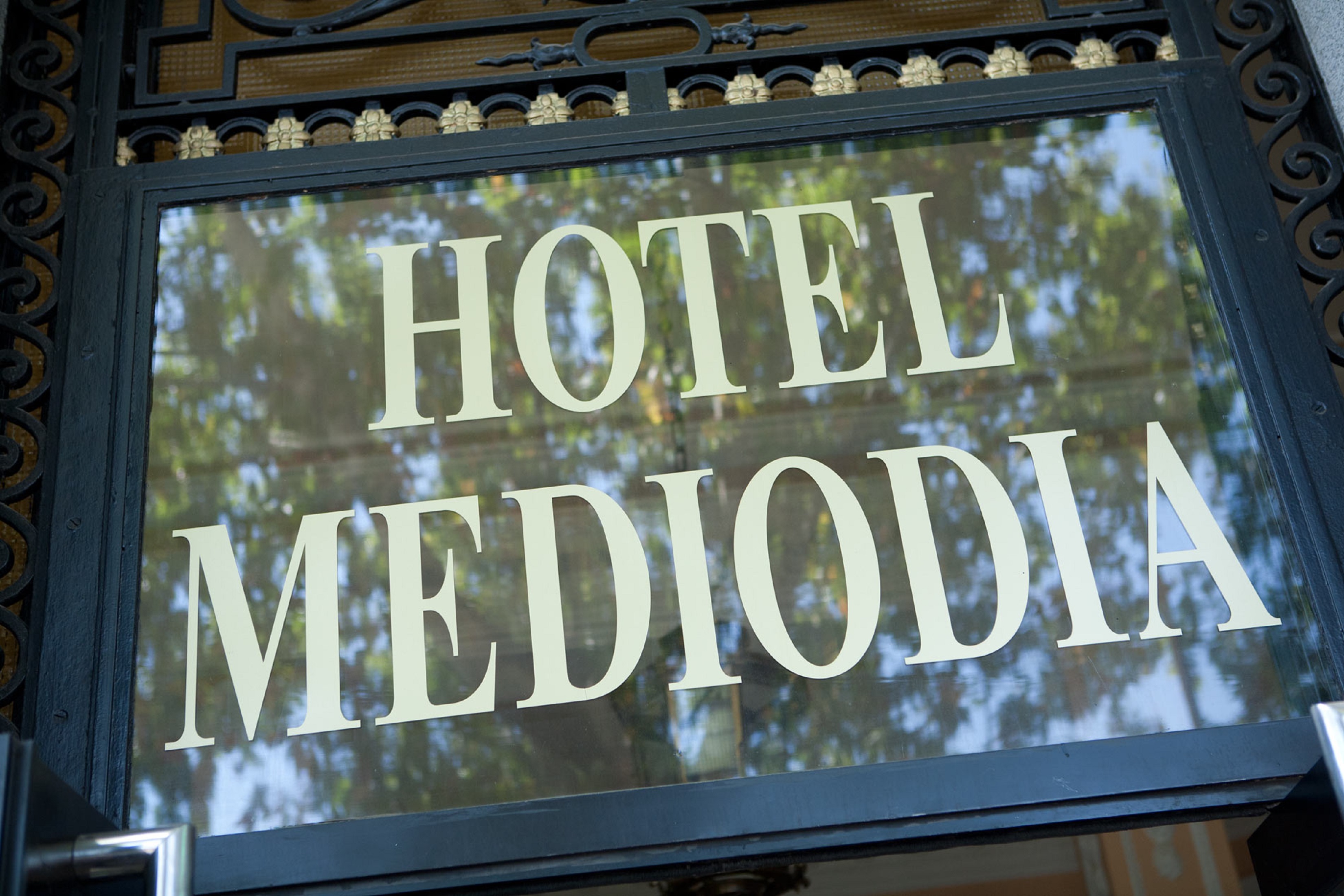 Mediodia 5/48