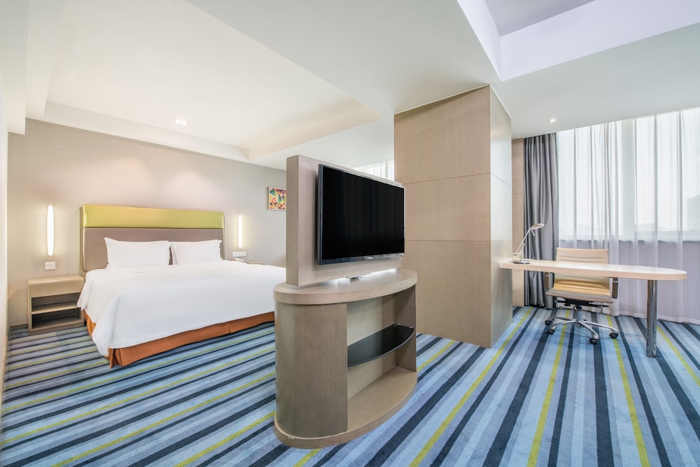 HOLIDAY INN EXPRESS HEFEI DOWNTOWN 30/80