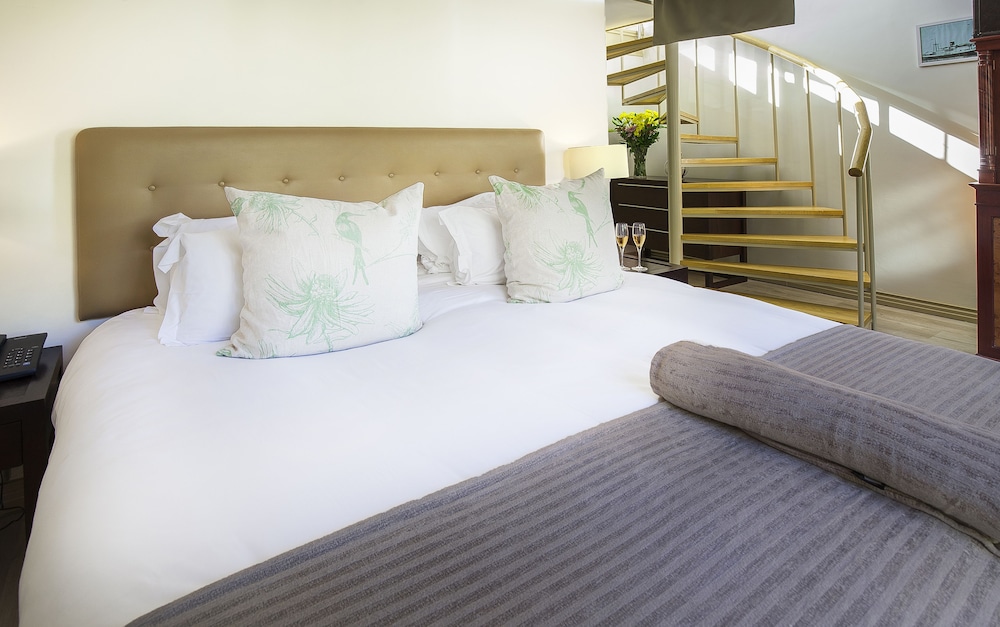 Magellans Hotel 22/50
