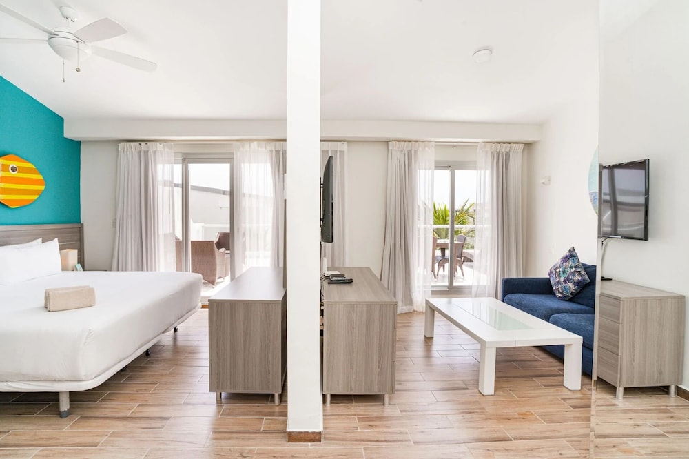 Blue Beach Punta Cana Luxury Resorts 17/47