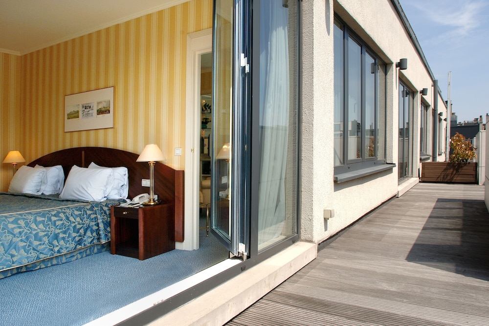 AMBASSADOR, PANORAMIC, SUITE, TERRACE
