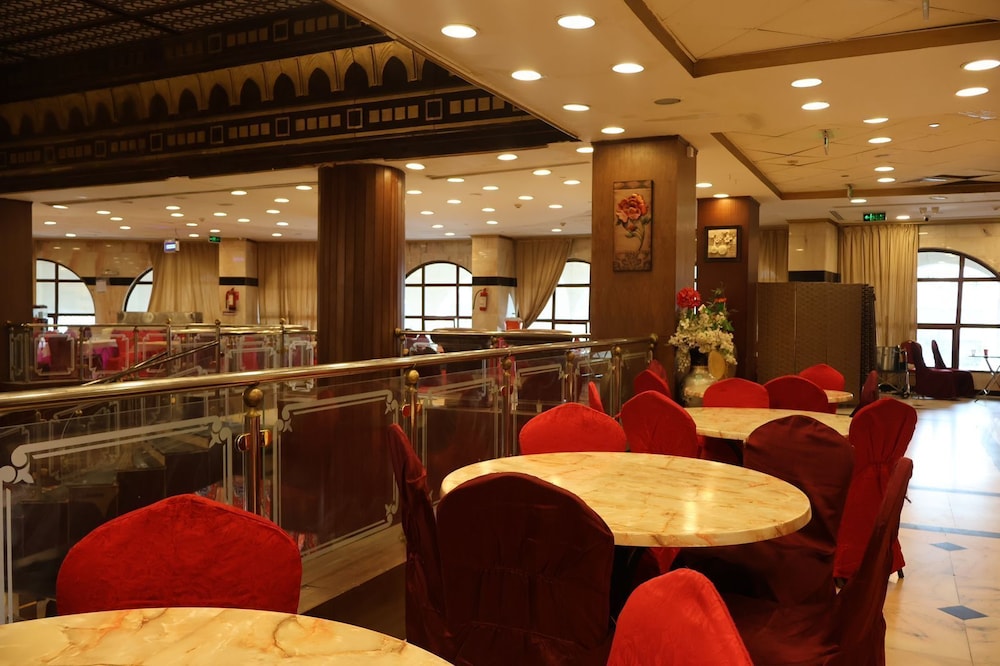 جراند زوار(Grand Zowar Hotel) 18/21