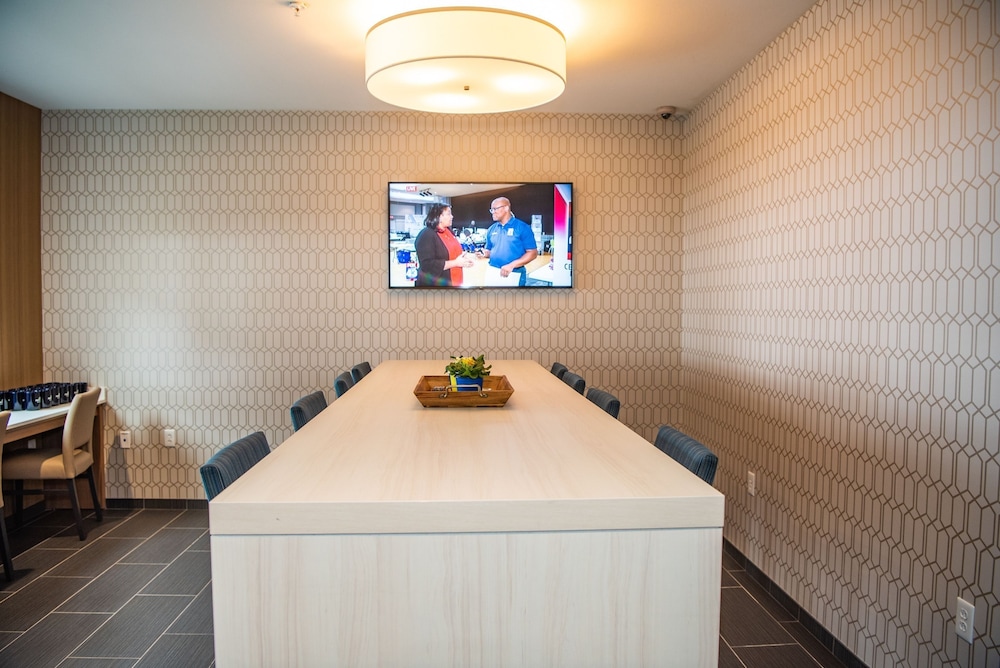 Microtel Inn And Suites By Wyndham Carlisle 27/60