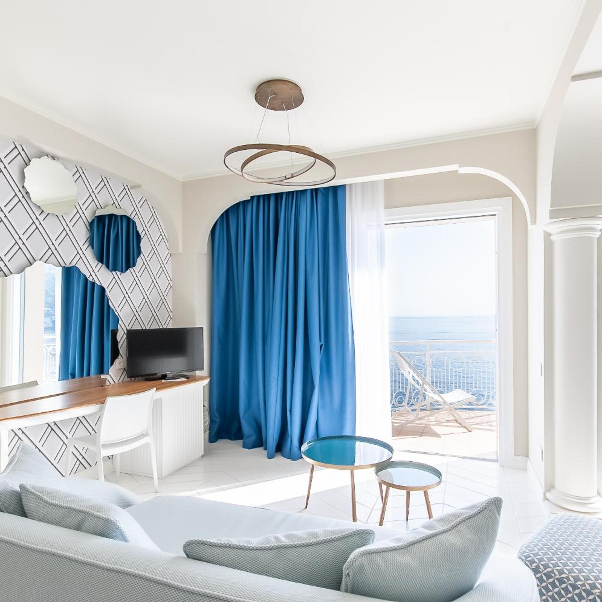 Junior Suite, Deluxe