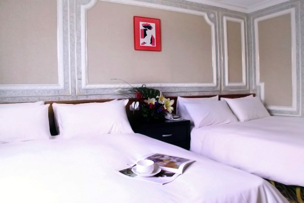 Crystal Hotel 25/67