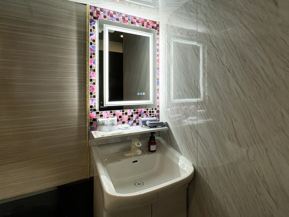 Hotel Amethyst 45/49