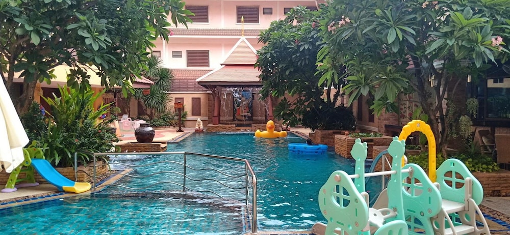 Aiyaree Place Hotel 65/75