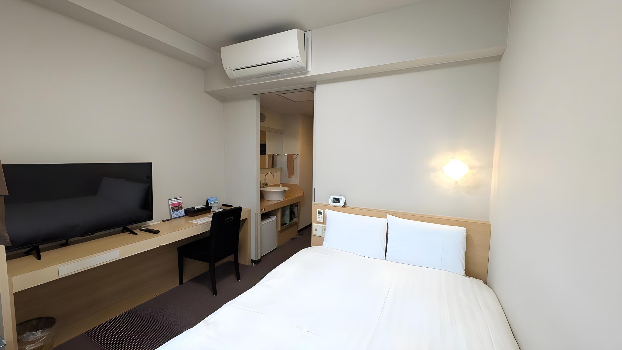 Room, Double Bed, No Cleaning Services, Smoking