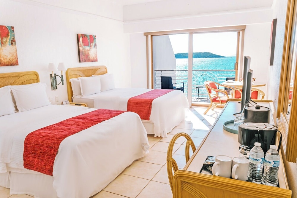 Hotel San Carlos Plaza, Beach & Convention Center 24/58