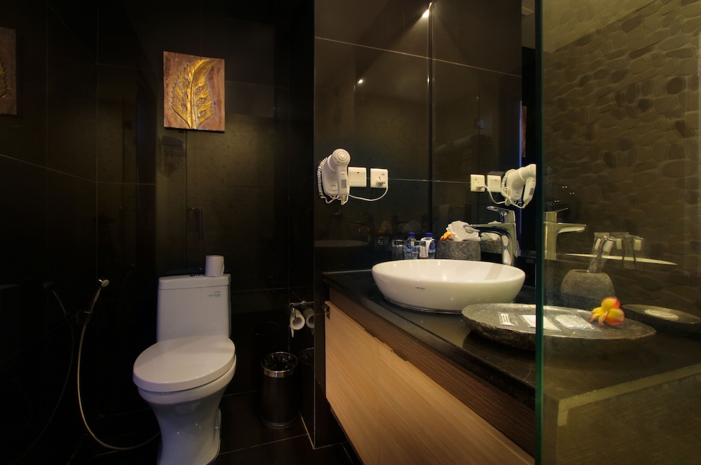 b Hotel Bali & Spa 73/73