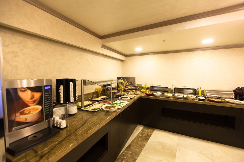 Miss Istanbul Hotel & Spa 30/48