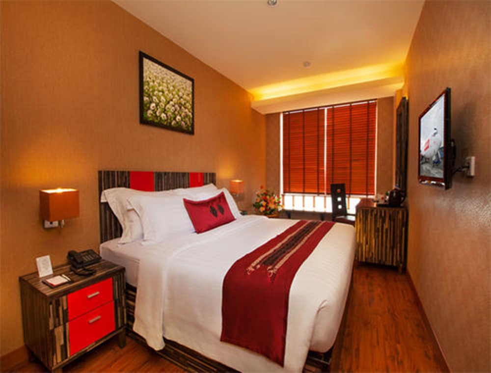 Lion Hotel And Plaza 20/40