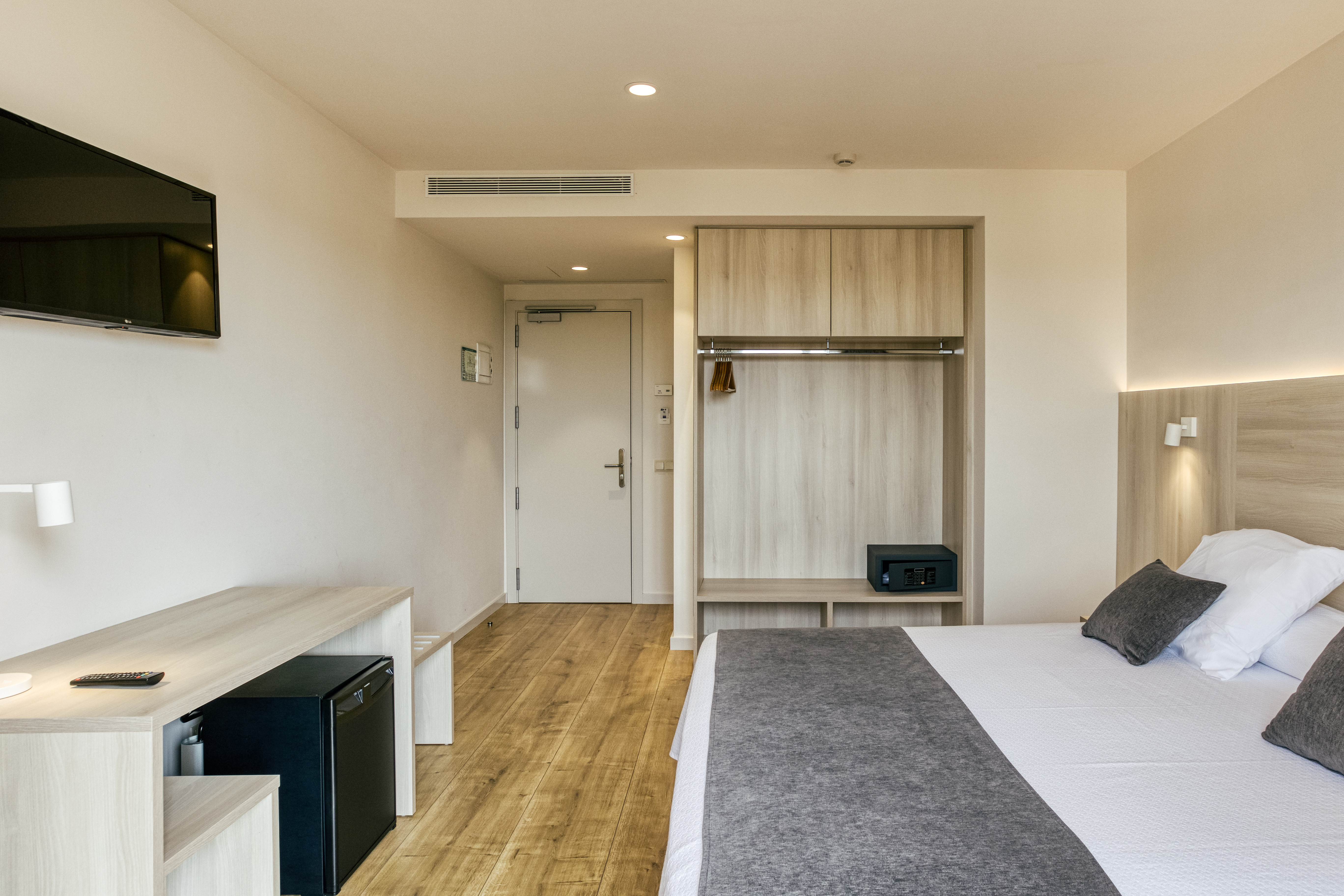 Emporium Hotel 11/42