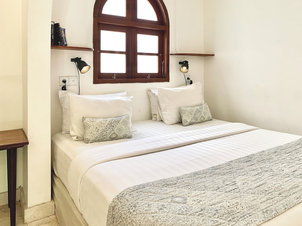 Studio, Pool Terrace, Bathtub, Garden Floor