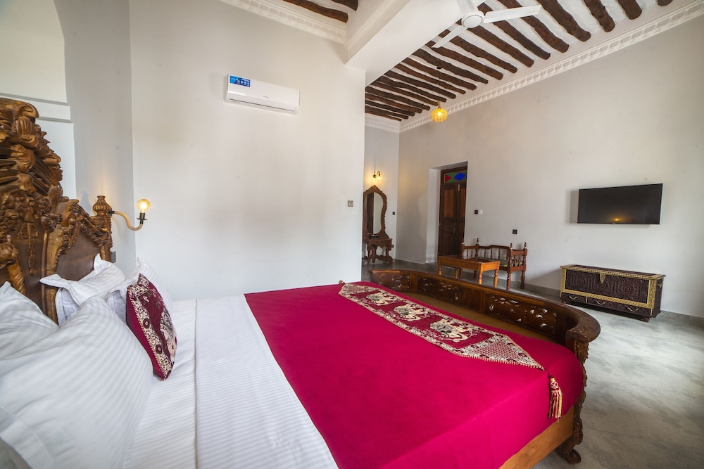ROOM, DOUBLE BED, CITY VIEW, BALCONY