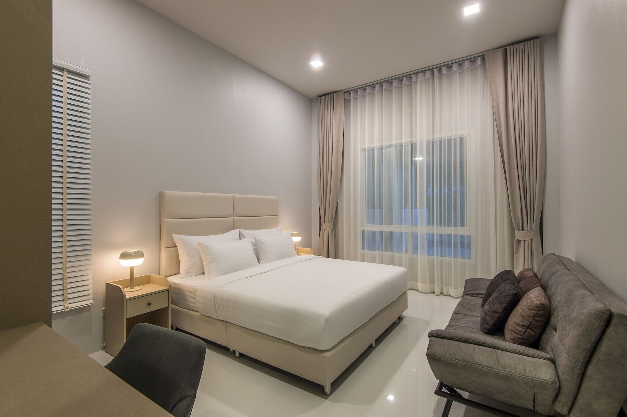 4 Bedrooms, Grand, Pool, Villa, 1 King and 2 Queen Beds, Single Bed