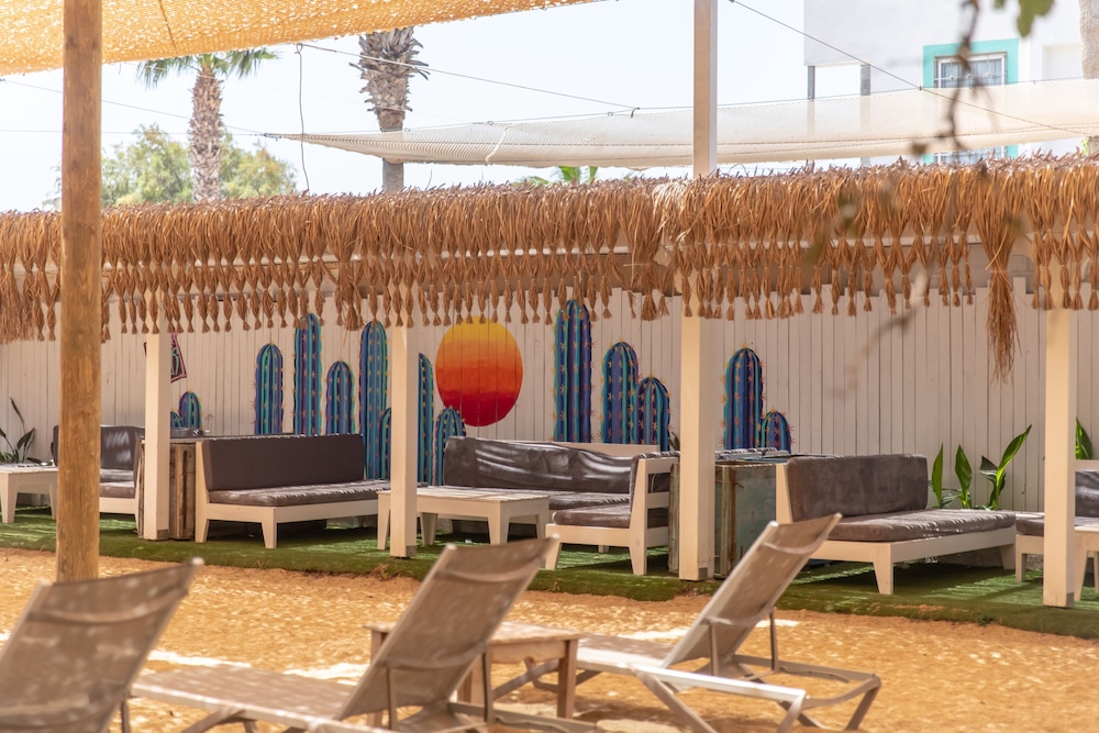 Kefi Beach And Suites 26/50