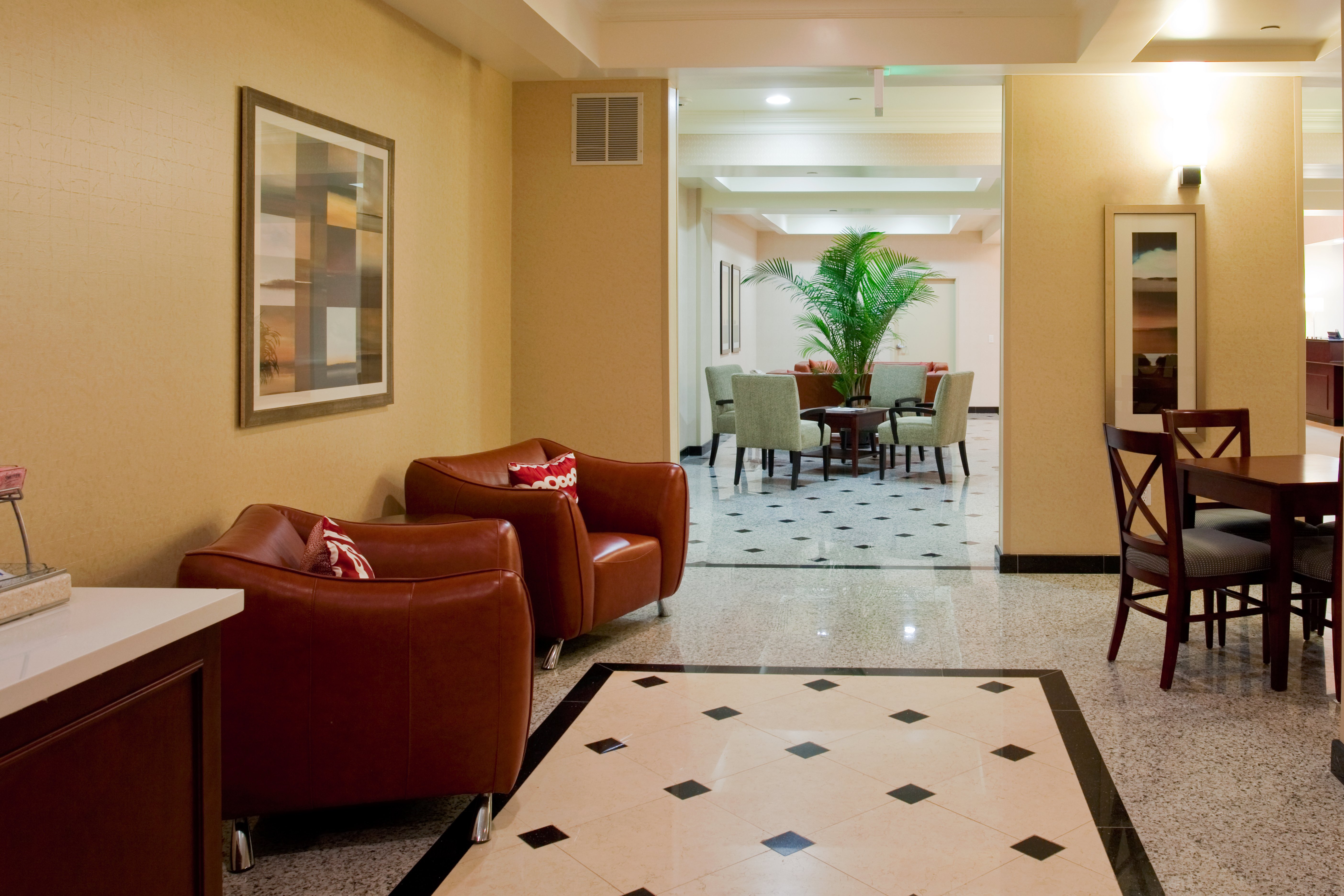 Holiday Inn Express and Suites Los Angeles Airport Hawthorne 34/53