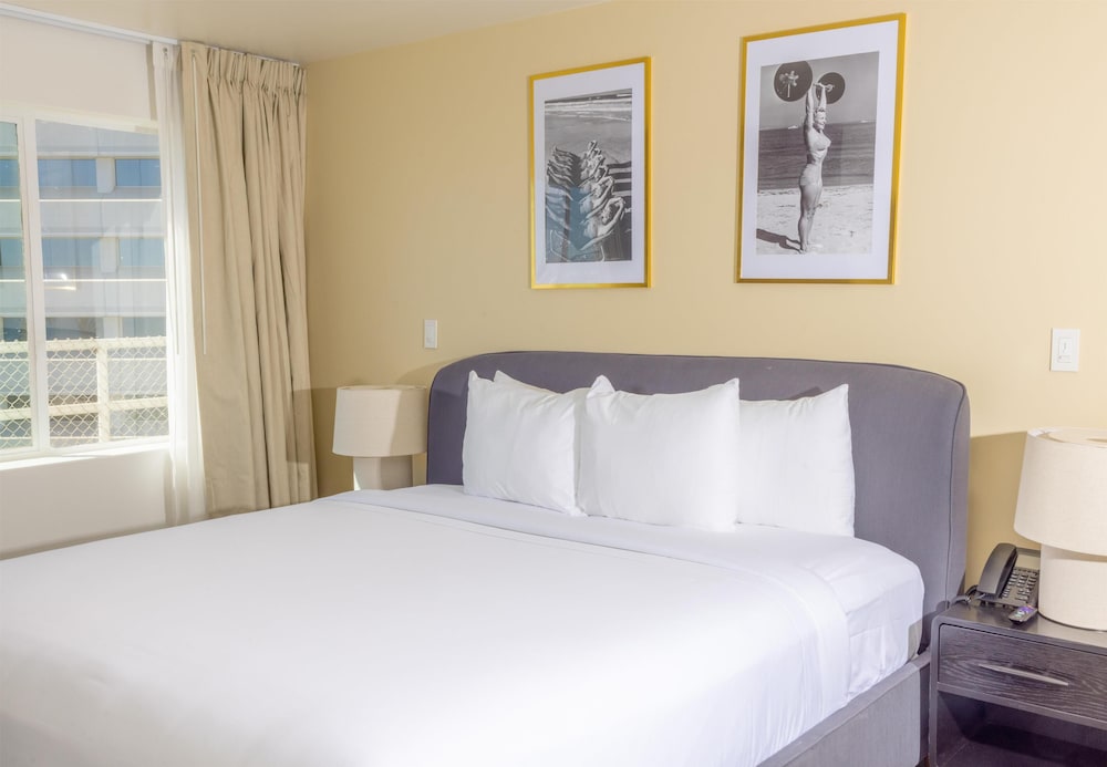Eden, Cove, King and Twin Beds