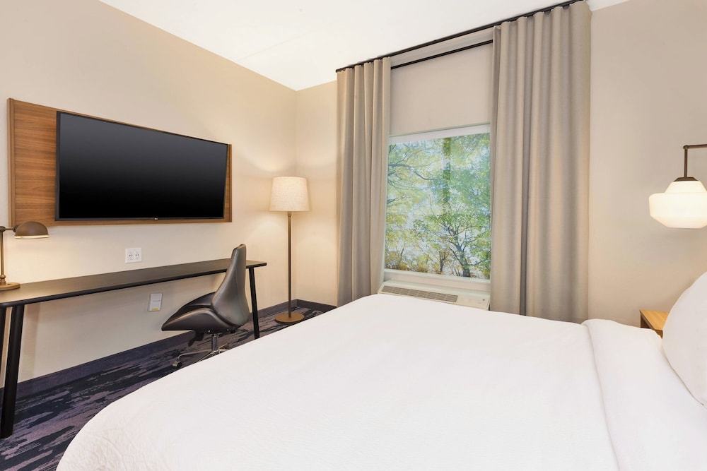 Fairfield Inn and Suites by Marriott Knoxville Airport Alcoa 15/39
