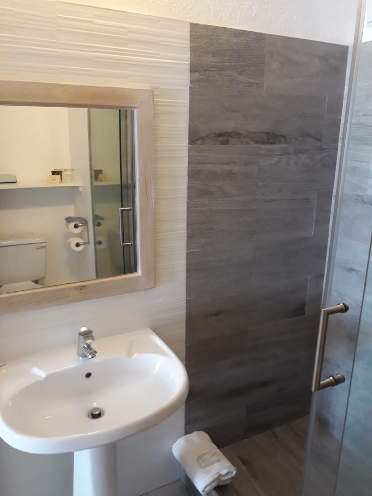 Sunswept Beach Hotel 41/44