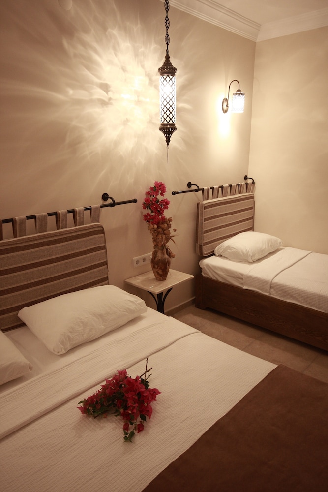 Dardanos Hotel 19/37