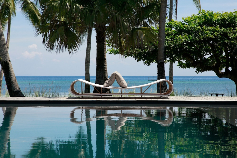 Ananyana Beach Resort 10/70