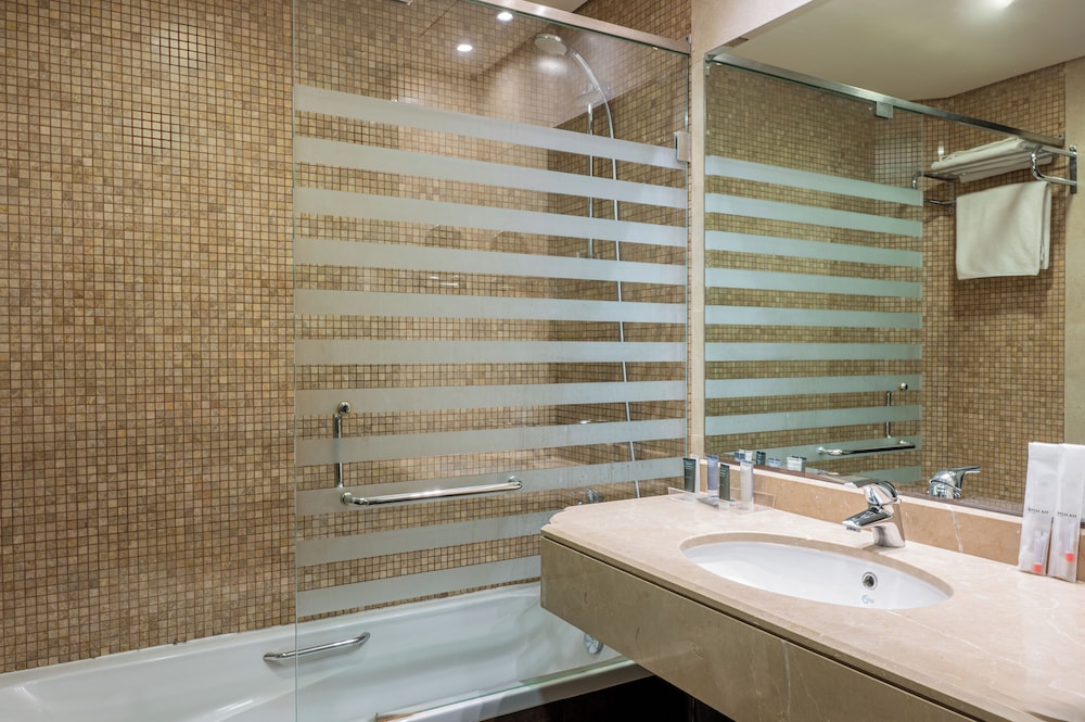 GOLDEN TULIP JIYEH MARINA RESORT 50/50