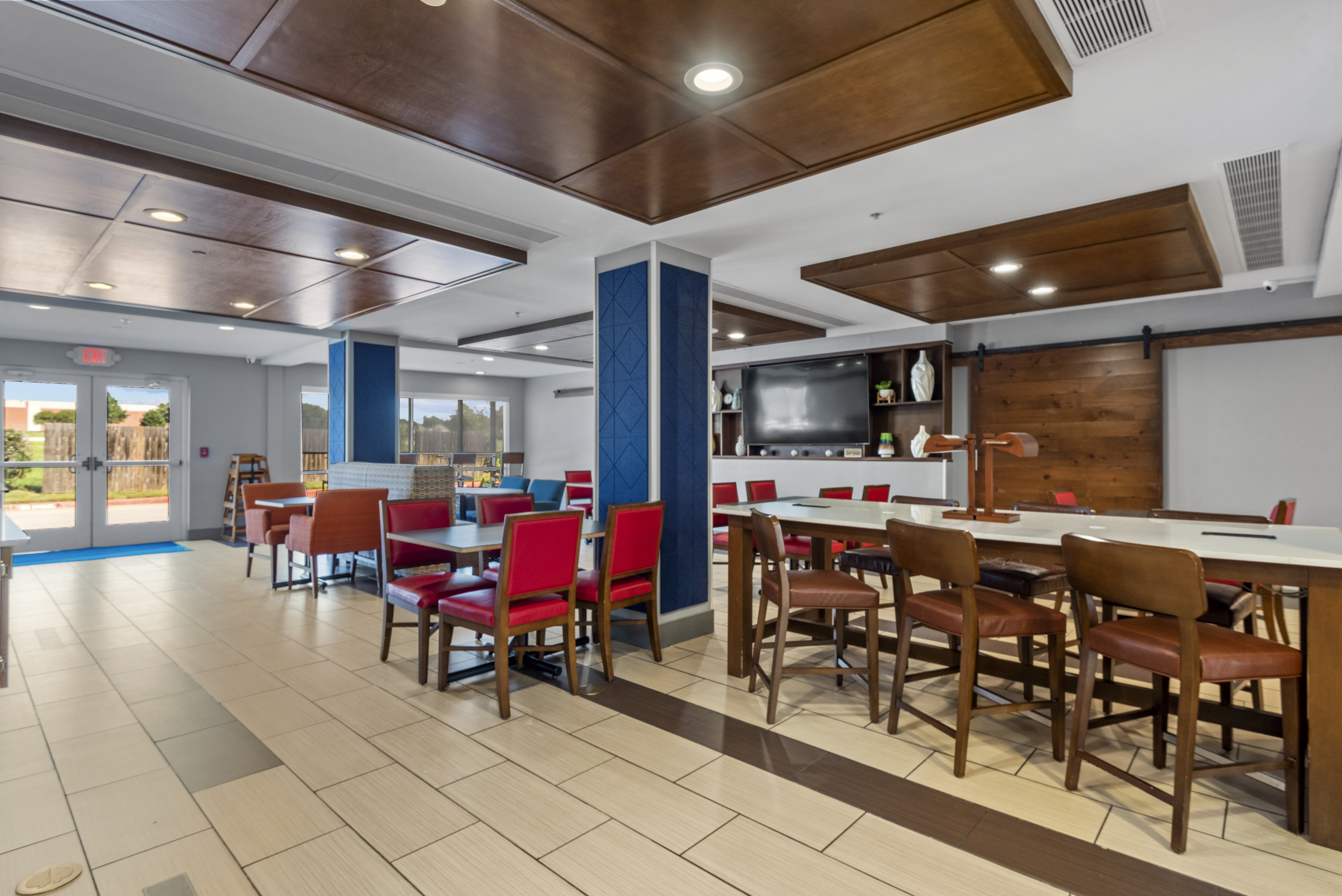 Holiday Inn Express Hotel & Suites Tulsa South Bixby 35/50