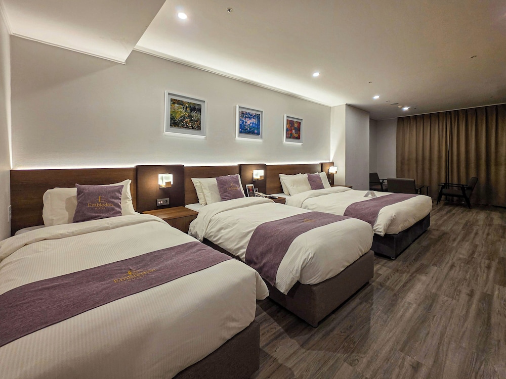 Embledon Hotel 18/72