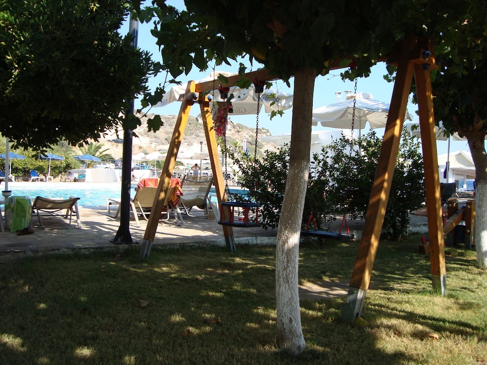 Glicorisa Beach Hotel 60/64