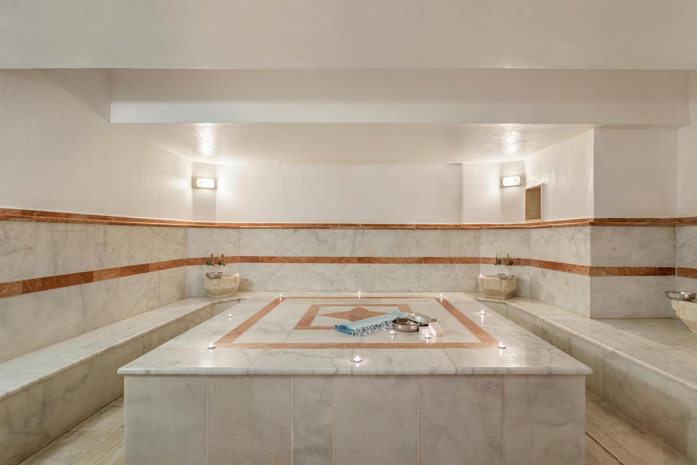 Seven Seas Hotel Life 21/50