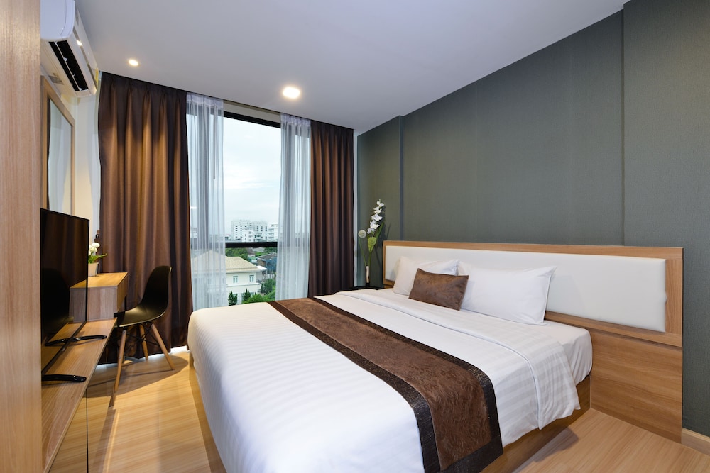 Ramada by Wyndham Bangkok Ten Ekamai Residences 18/48
