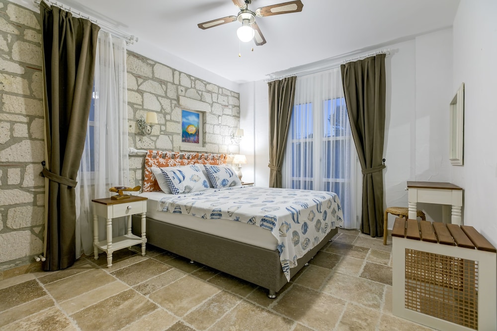 Fora Konak Alacati 12/50