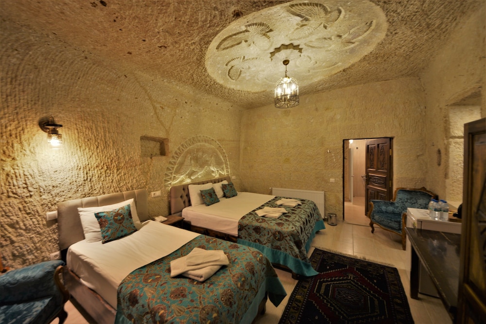 Dedeli Konak Cave Hotel 12/24