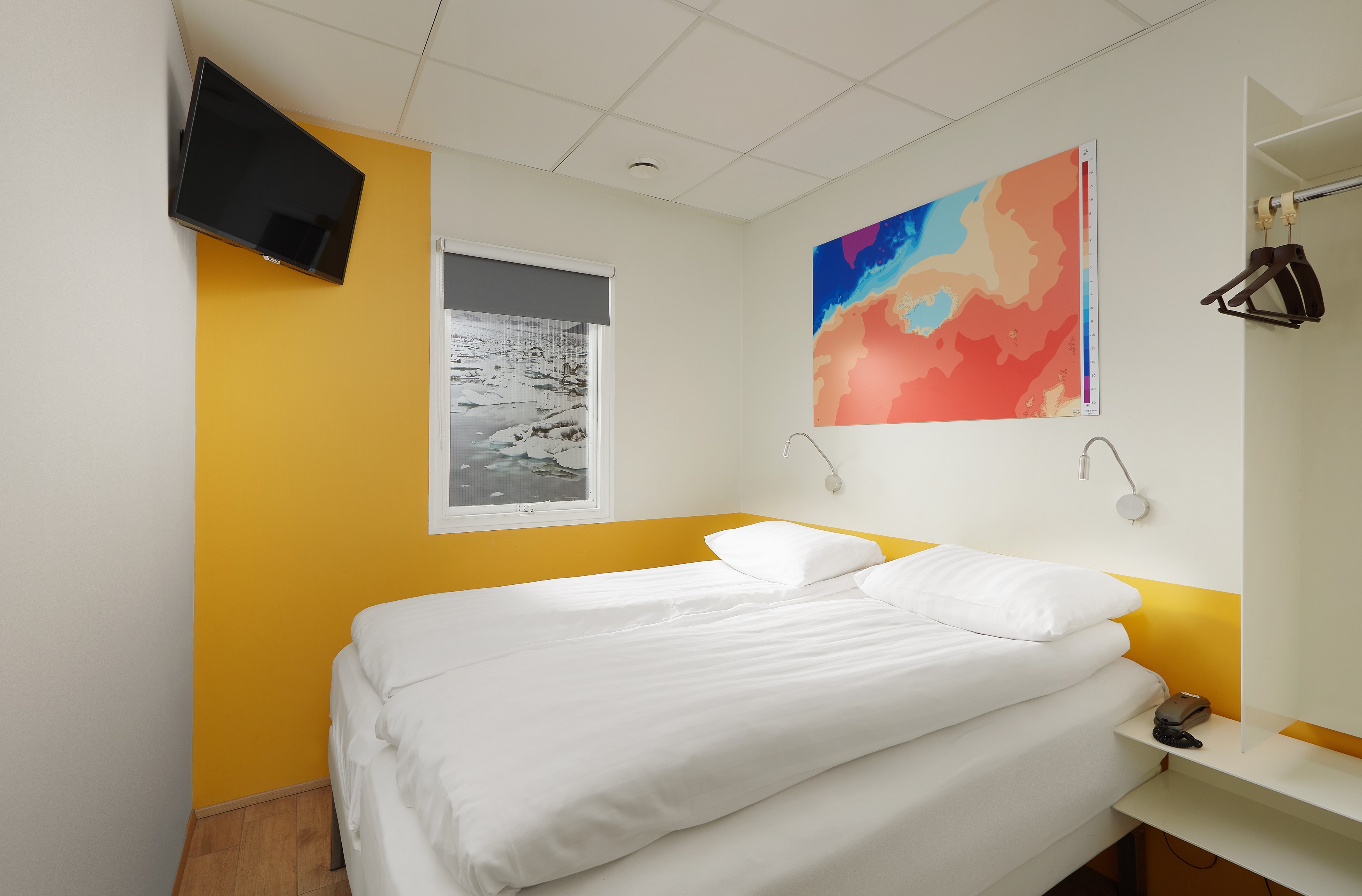 Budget, Twin Beds, No Window