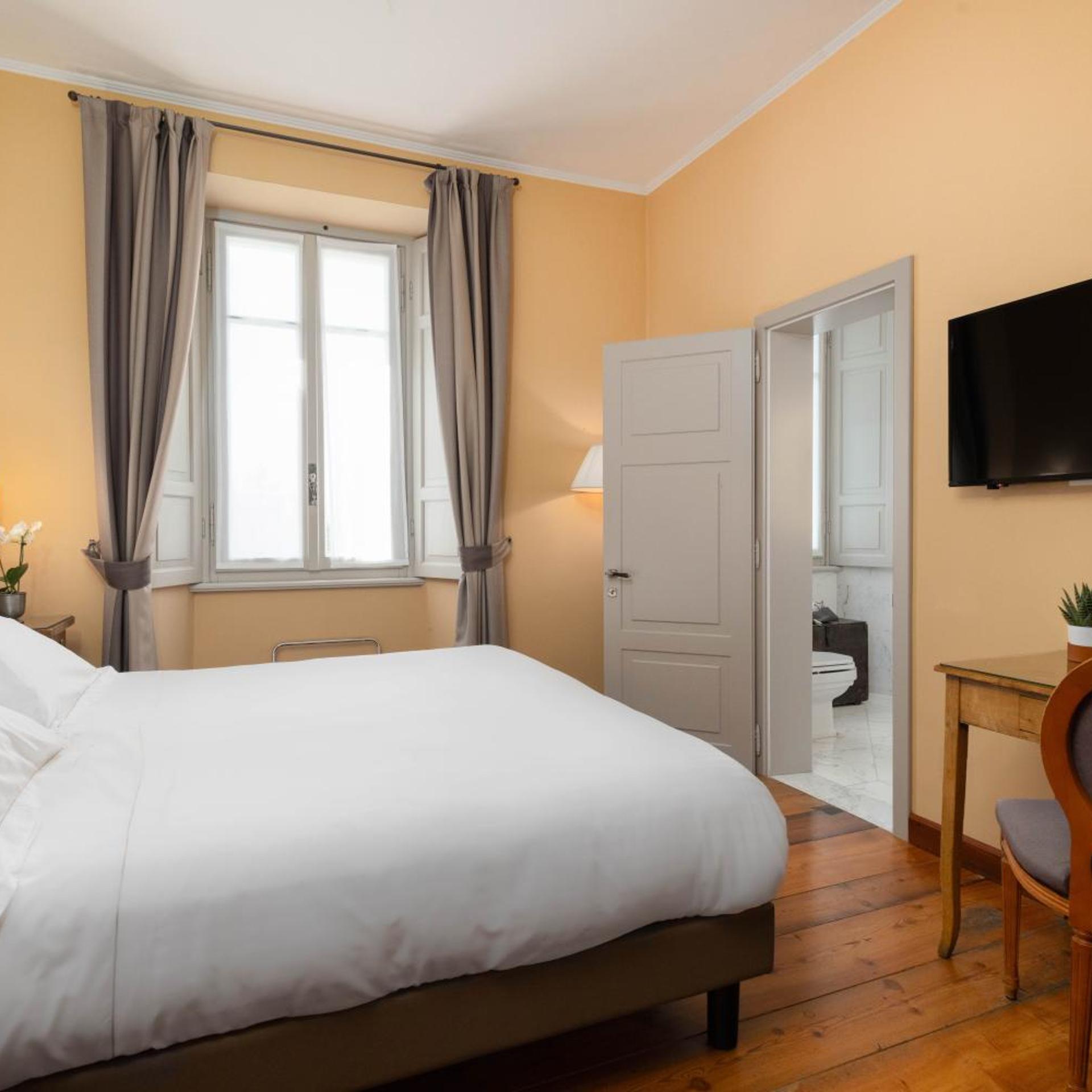 Room, Single
