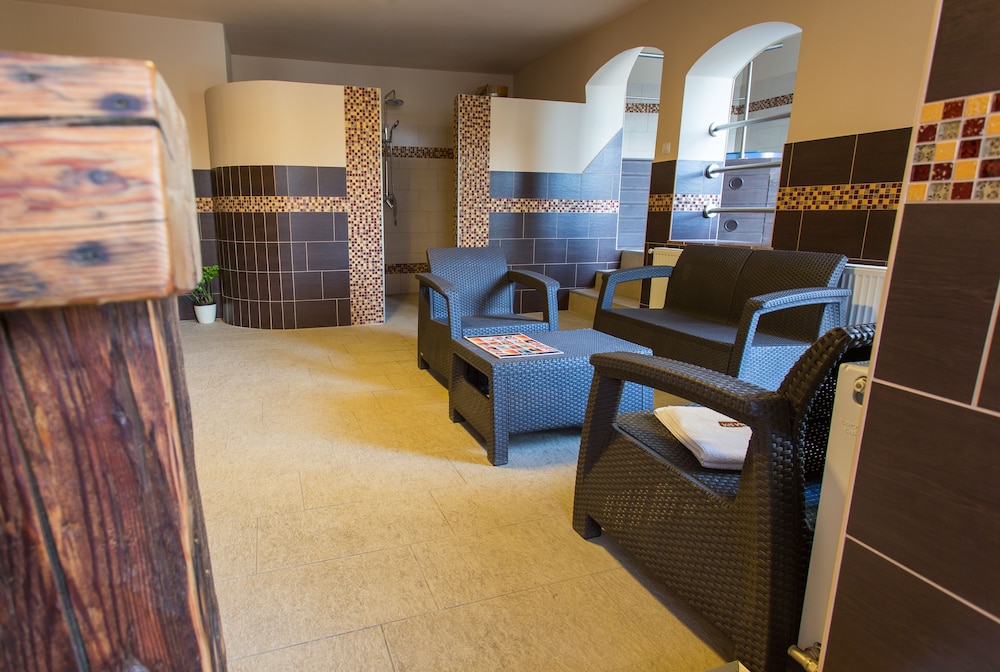 Revesz Hotel 27/42