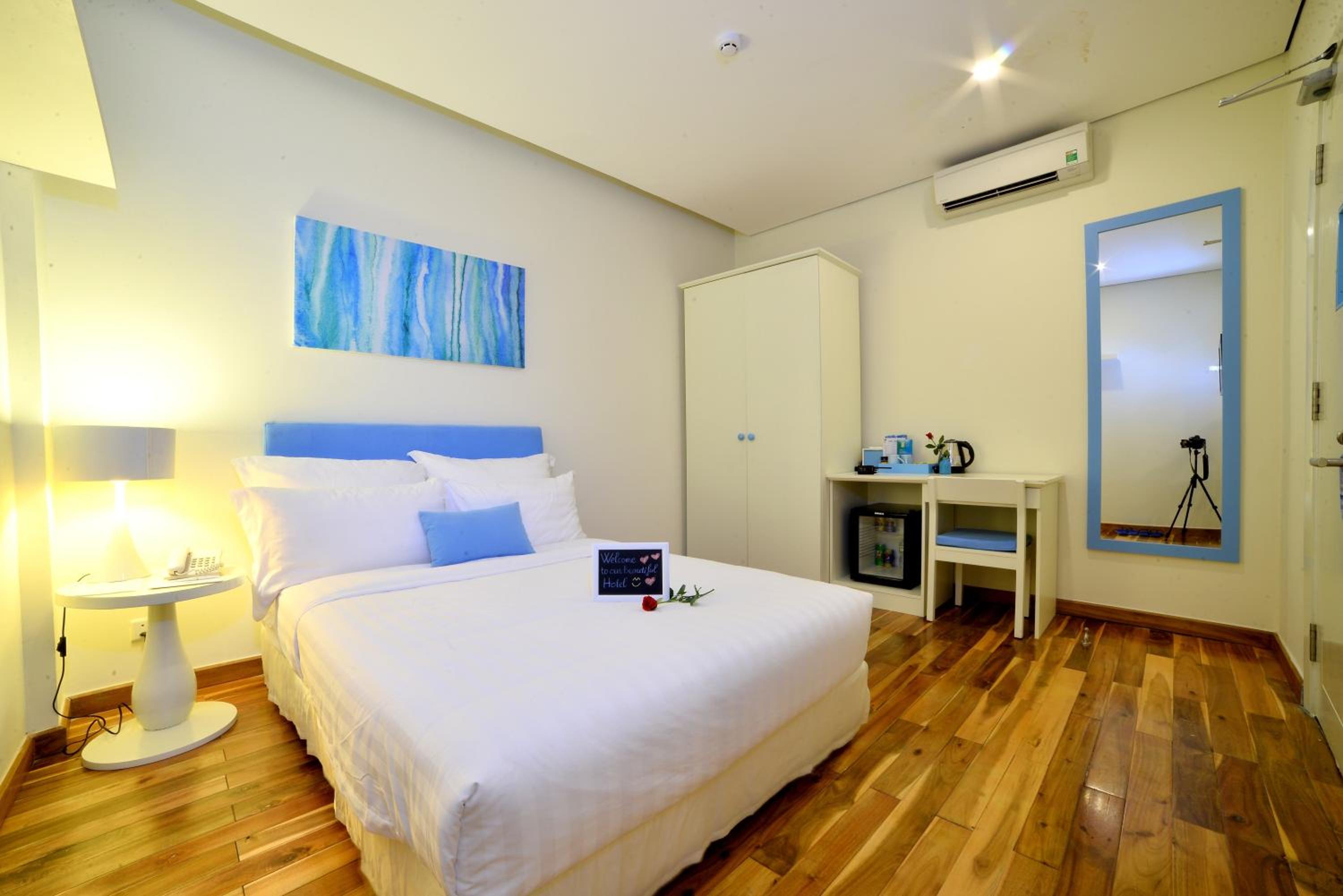 Semi Room, Superior, Semi Double Bed
