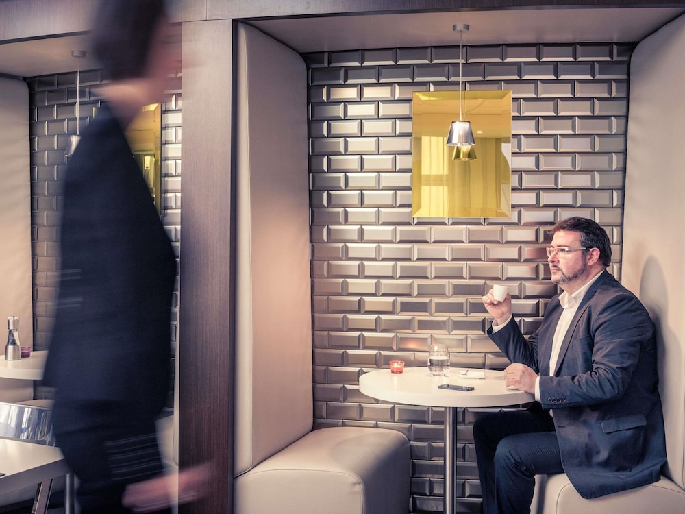 Mercure Paris Massy Gare TGV 8/76